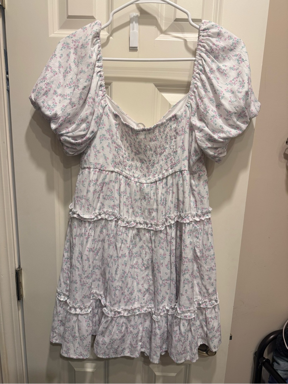 Women’s dress - Picture 2 of 4